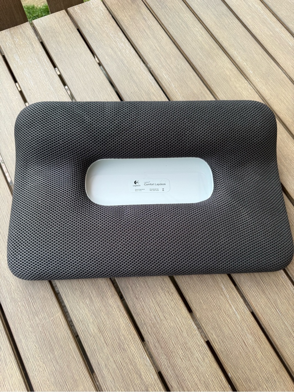 Logitech Comfort Lapdesk Gray Cushioned Laptop Lap Desk Portable